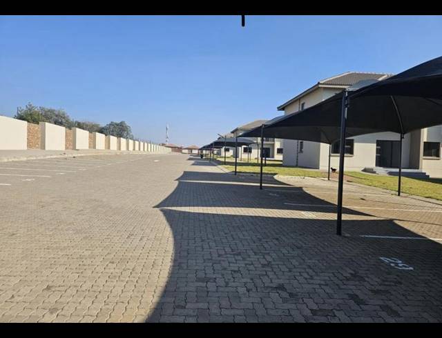 2 BEDROOM TOWNHOUSE FOR SALE IN NOORDWYK